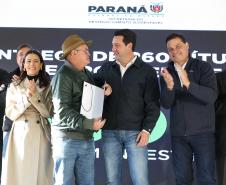 Foto de solenidade com autoridades