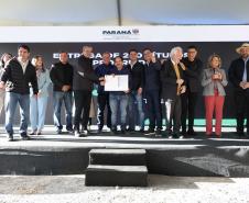Foto de solenidade com autoridades