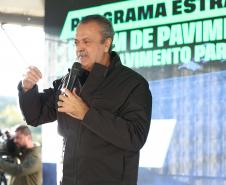 Foto de solenidade com autoridades