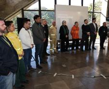 Foto de autoridades em evento