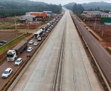 Foto de obras de duplicação de rodovia