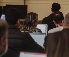 Foto de reunião do Hackaton de Sustentabilidade