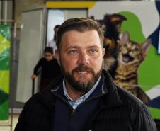 Foto de pessoas atendidas pelo Vet-móvel