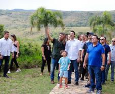 O governador Carlos Massa Ratinho Junior prestigiou a 1ª Revoada de Balões que aconteceu neste domingo (13). Objetivo do evento experimental foi mostrar a viabilidade de se implantar voos permanentes no local, mais uma atração para conquistar visitantes e fomentar o turismo e a economia local.
