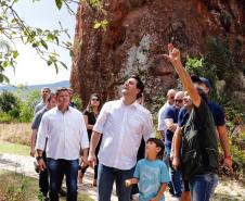 O governador Carlos Massa Ratinho Junior prestigiou a 1ª Revoada de Balões que aconteceu neste domingo (13). Objetivo do evento experimental foi mostrar a viabilidade de se implantar voos permanentes no local, mais uma atração para conquistar visitantes e fomentar o turismo e a economia local.
