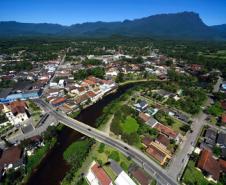 Paraná faz mapeamento para prevenir desastres na Serra do Mar
