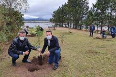 Represa do Iraí recebe mudas nativas e simboliza plantio em todo o Estado 