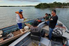 Operação do IAT no Rio Paraná busca combater a prática da pesca ilegal. Foram recolhidos materiais proibidos e aplicadas multas