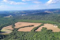 Foto aérea de área desmatada