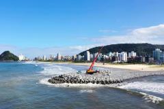 Trator na construção da praia
