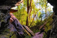 Saída de uma caverna do Parque Estadual do Monge