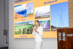 Foto de autoridades discursando em evento