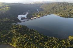 Foto aérea de rio paranaense