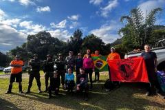 Foto de voluntários durante mutirão