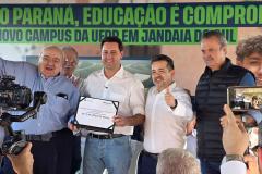 Foto de autoridades durante evento