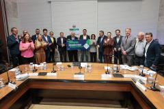 Foto de autoridades em evento