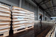 Foto de doação de sacas de milho