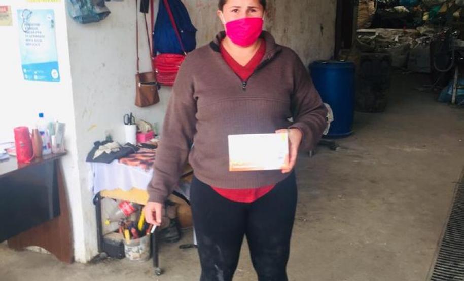 Governo entrega 10 mil luvas descartáveis a recicladores