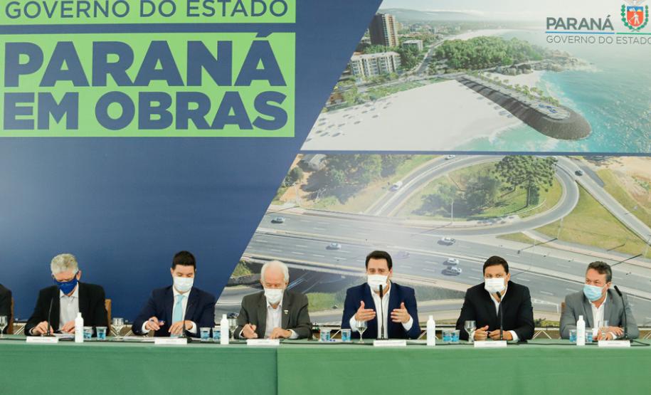 Governador anuncia programa de R$ 4 bilhões em obras de infraestrutura