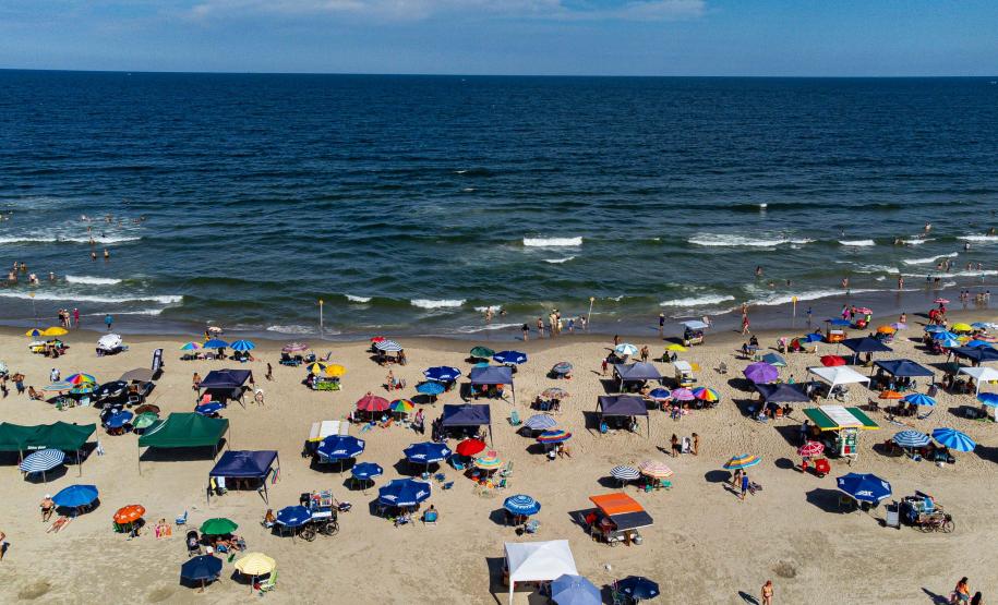 Boletim de Balneabilidade das águas do Paraná indica 55 pontos aptos para banho.