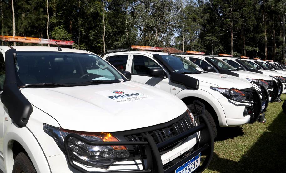O governador em exercício Darci Piana entregou nesta quarta-feira (8) novos veículos e equipamentos às Unidades de Conservação do Paraná e anunciou a implantação de outras quatro.