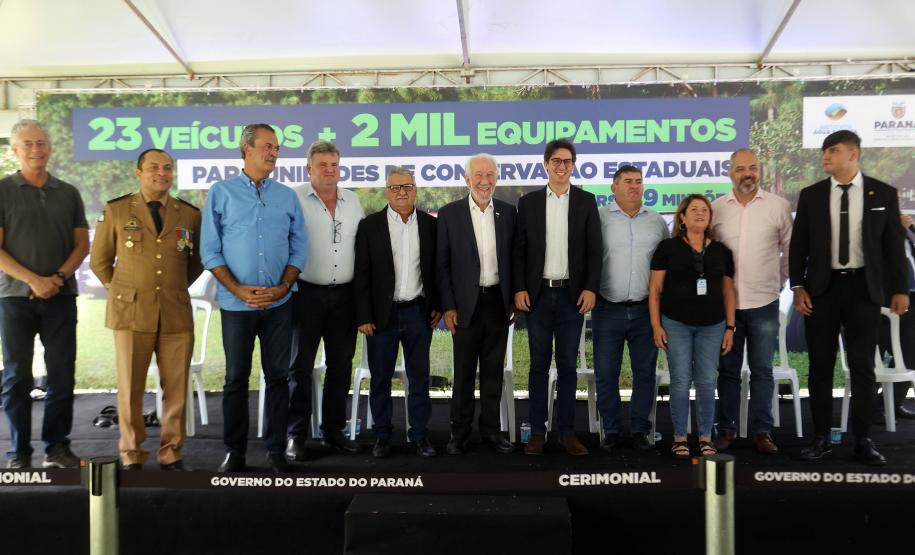 O governador em exercício Darci Piana entregou nesta quarta-feira (8) novos veículos e equipamentos às Unidades de Conservação do Paraná e anunciou a implantação de outras quatro.