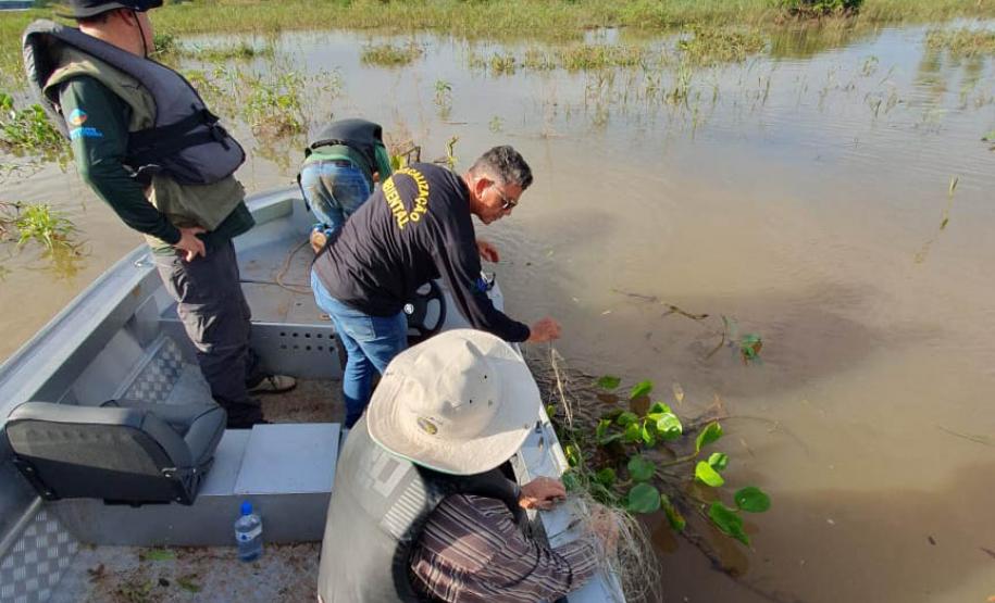 Operação do IAT no Rio Paraná busca combater a prática da pesca ilegal. Foram recolhidos materiais proibidos e aplicadas multas