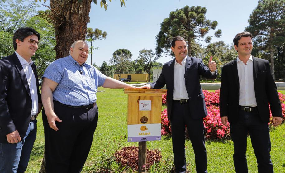 O governador do Paraná, Carlos Massa Ratinho Junior, inaugura o jardim de colmeias de abelhas nativas e a horta orgânica no Palácio Iguaçu.