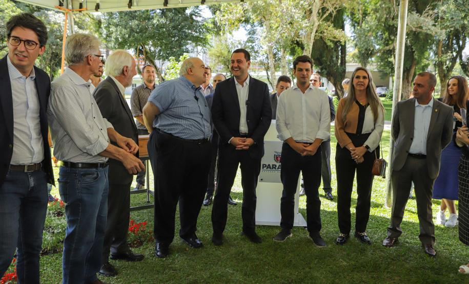 O governador do Paraná, Carlos Massa Ratinho Junior, inaugura o jardim de colmeias de abelhas nativas e a horta orgânica no Palácio Iguaçu.
