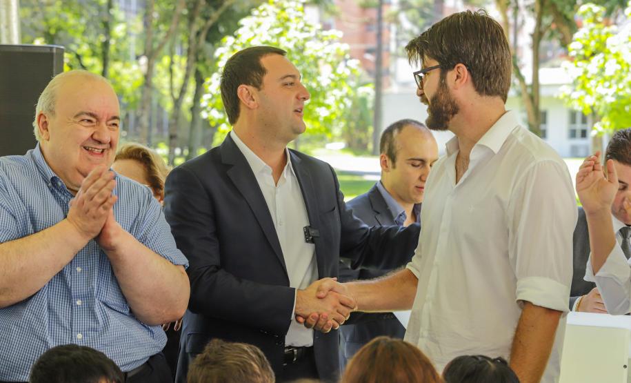 O governador do Paraná, Carlos Massa Ratinho Junior, inaugura o jardim de colmeias de abelhas nativas e a horta orgânica no Palácio Iguaçu.