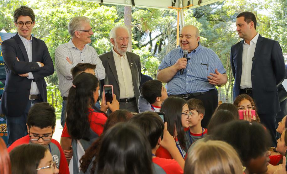 O governador do Paraná, Carlos Massa Ratinho Junior, inaugura o jardim de colmeias de abelhas nativas e a horta orgânica no Palácio Iguaçu.