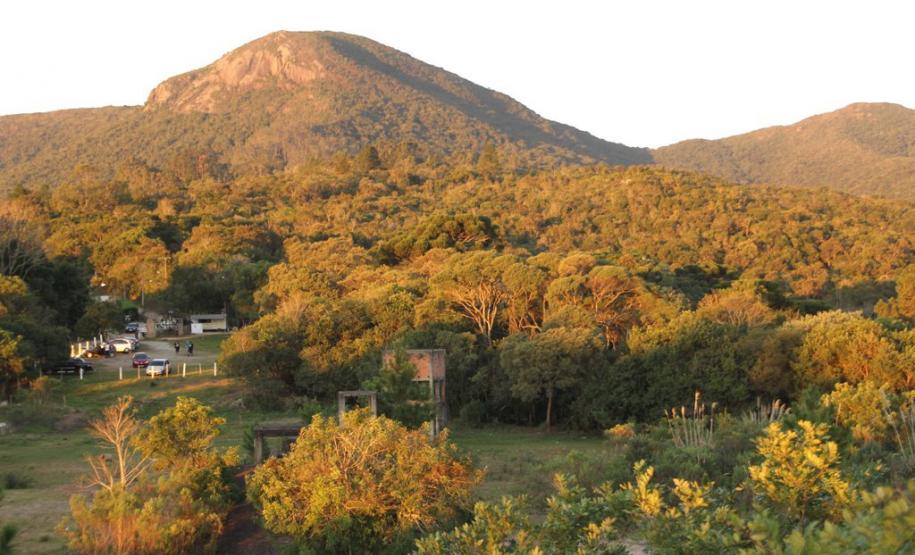 Mutirão voluntário com apoio técnico do Instituto Água e Terra (IAT) vai restaurar e revitalizar a trilha que dá acesso ao Morro Pão de Loth, um dos principais atrativos do Parque Estadual da Serra da Baitaca.