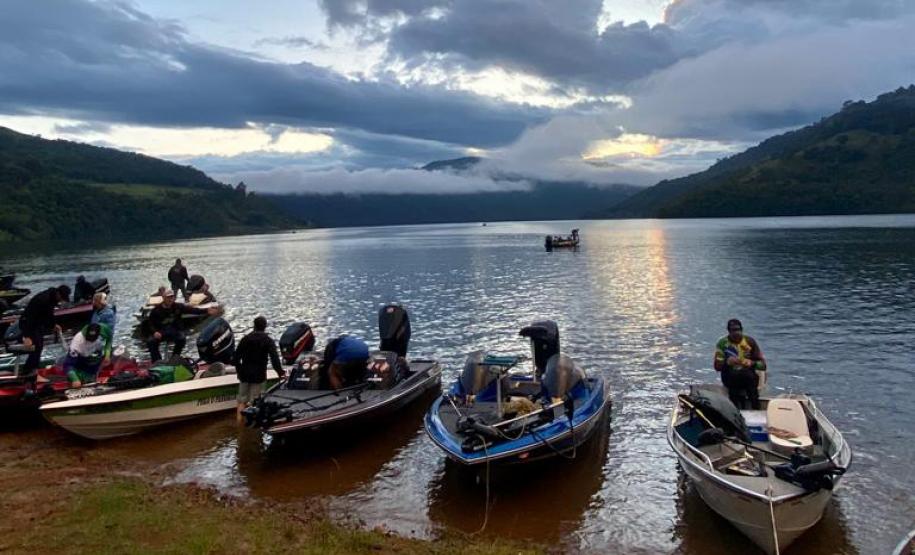 Soltura de peixe surubim na da 7ª Copa Iguaçu de Pesca Esportiva
