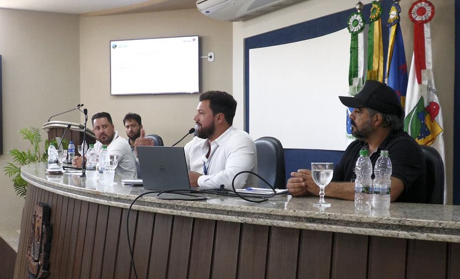 O engenheiro ambiental do IAT, Altamir Hacke, explicou durante sessão na Câmara de Vereadores de Guaratuba como vai funcionar a parceria ambiental com o município