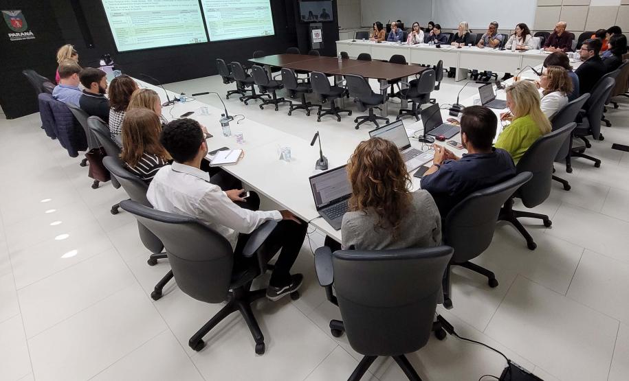 Técnicos do Instituto Água e Terra e do Banco Mundial se reuniram nesta quarta-feira (10) no Palácio das Araucárias para avançar no programa i9 Ambiental.