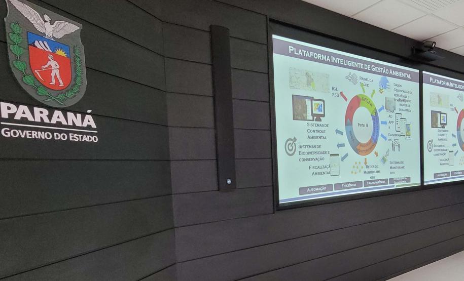 Técnicos do Instituto Água e Terra e do Banco Mundial se reuniram nesta quarta-feira (10) no Palácio das Araucárias para avançar no programa i9 Ambiental.