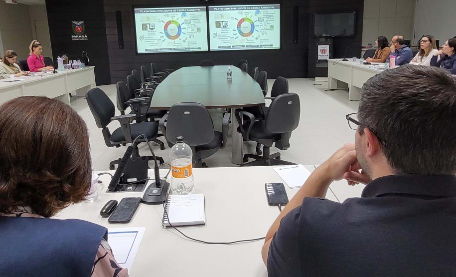 Técnicos do Instituto Água e Terra e do Banco Mundial se reuniram nesta quarta-feira (10) no Palácio das Araucárias para avançar no programa i9 Ambiental.