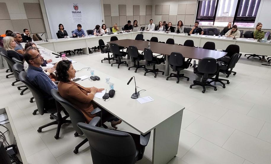 Técnicos do Instituto Água e Terra e do Banco Mundial se reuniram nesta quarta-feira (10) no Palácio das Araucárias para avançar no programa i9 Ambiental.