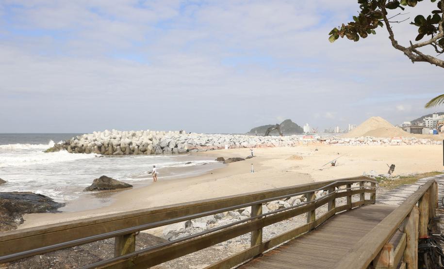 Foto da orla de matinhos