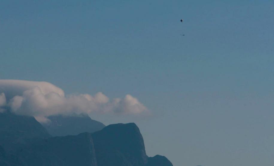 Foto de balão no céu