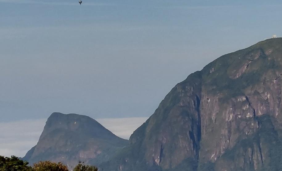 Foto de balão no céu