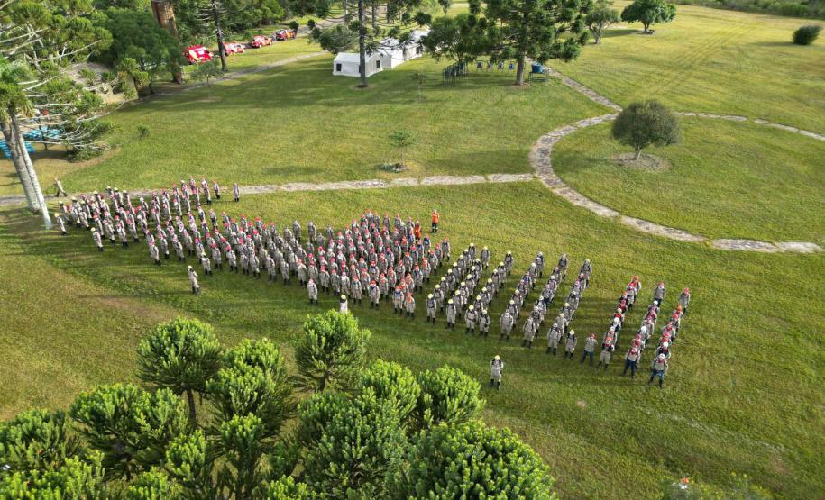 Foto áerea de trabalhadores