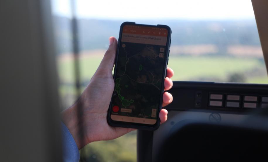 Celular com tela apresentando o MAPBIOMAS