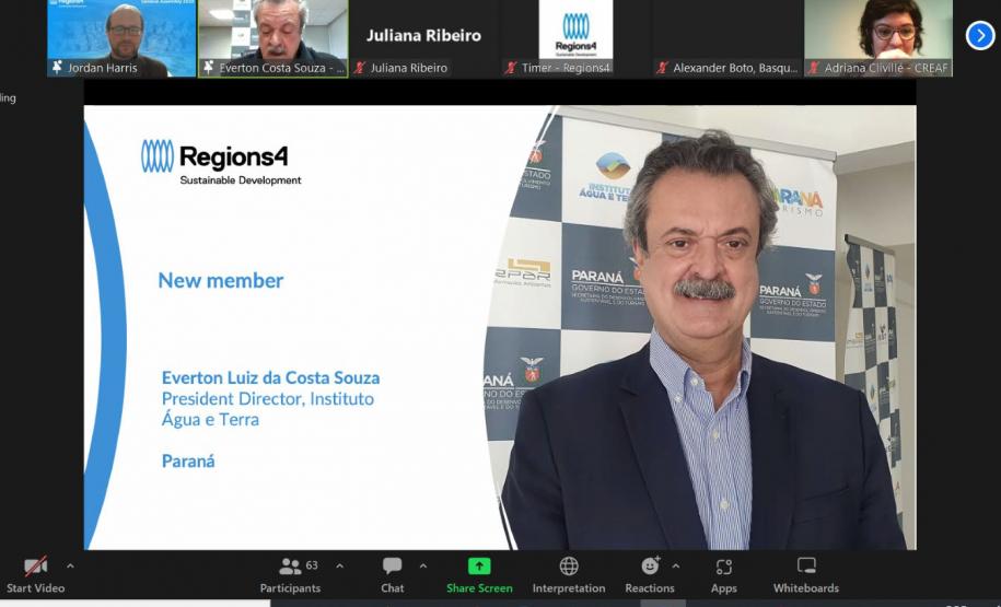 Foto de Everton Souza em apresentação online