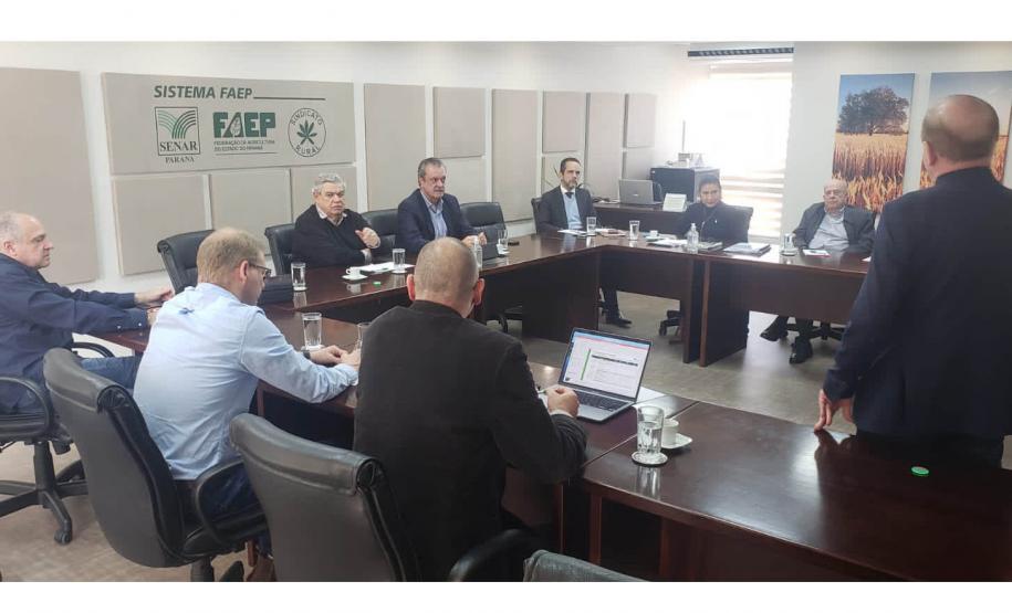 Foto de reunião da FAEP