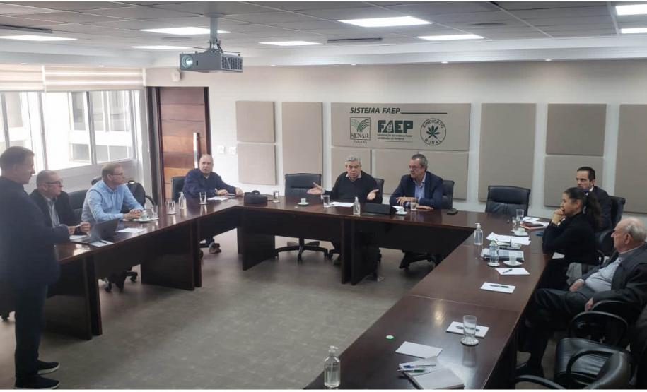 Foto de reunião da FAEP