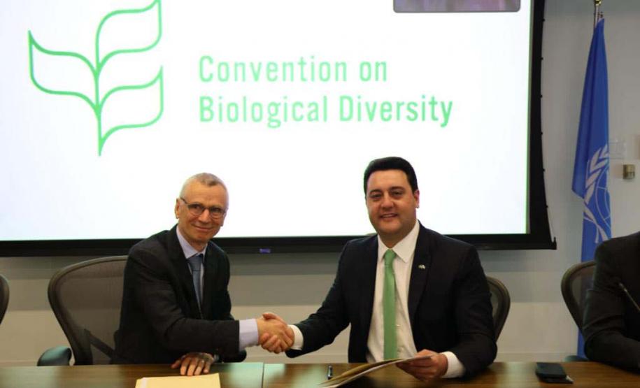 Foto do governador Carlos Massa Ratinho Junior e do secretário-executivo Interino do SCDB, David Cooper