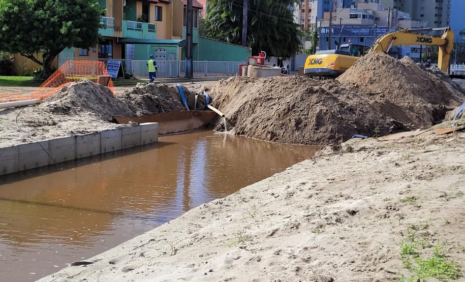 Foto de obra em canal