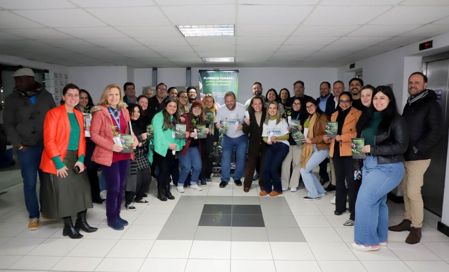 Equipe do IAT posando para fotos.