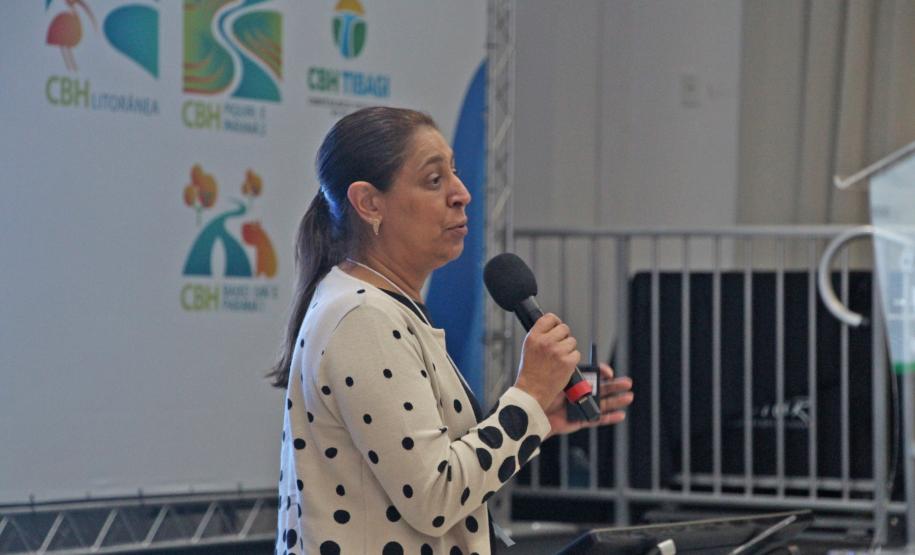 Foto de mulher palestrando